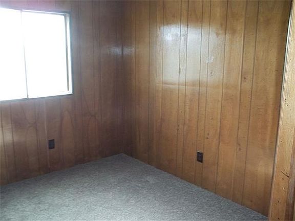 5th image of 403 9th St