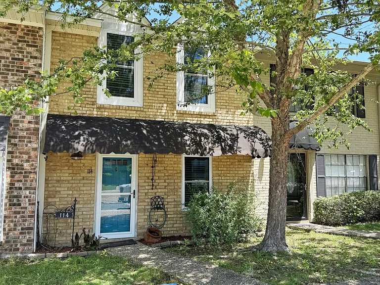 114 Westchase Dr — Photo 2