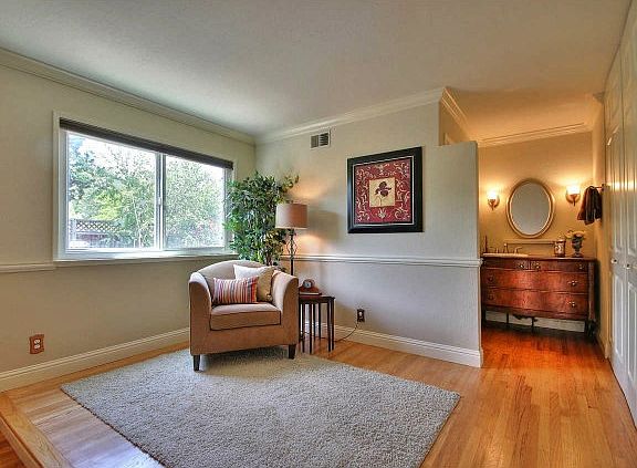 4th image of 718 Los Huecos Dr