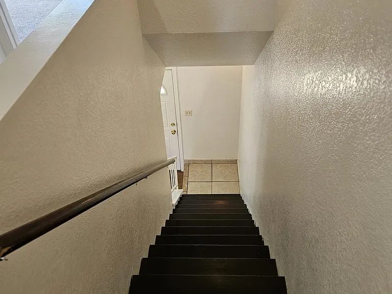 1600 N Saba St #163 — Photo 10