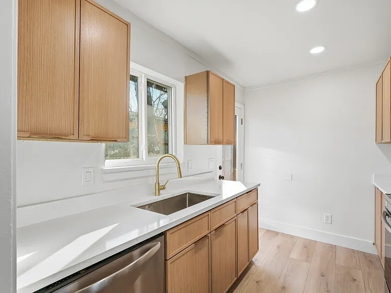 1721 R Ave — Photo 8