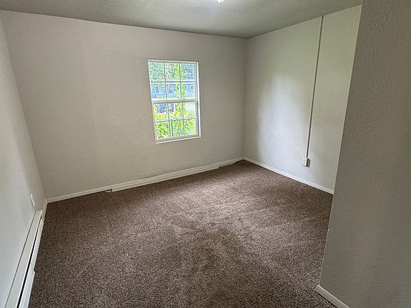 5th image of 2517 Evans St