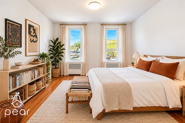 Bedroom, photo 1