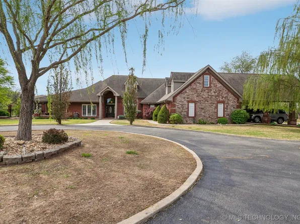 2372 W Fox St, Tahlequah, OK 74464