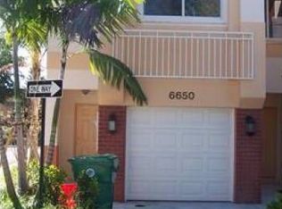 6650 Town Square Dr, Davie, FL 33314