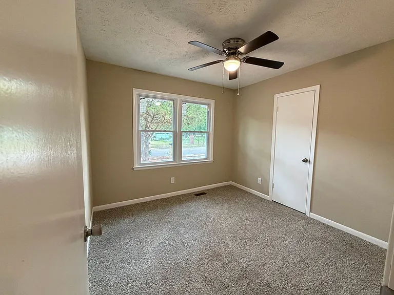 509 Mann St — Photo 8