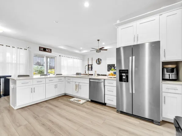 440 Gentle Wind Ct, Freeport, FL 32439