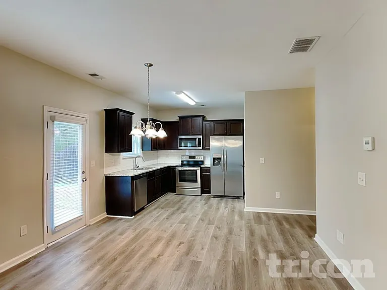 203 Magnaview Dr — Photo 3