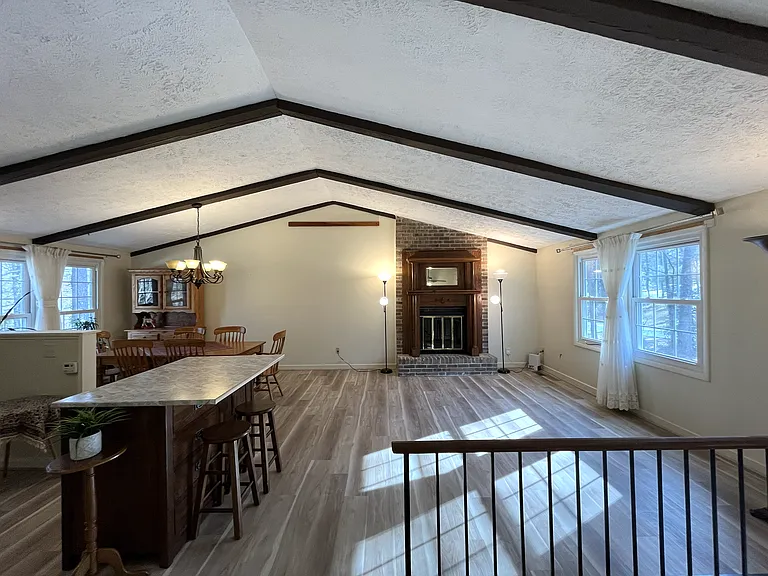 210 Pinehurst Ln — Photo 6