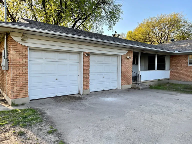 1217 Linden Dr — Photo 14
