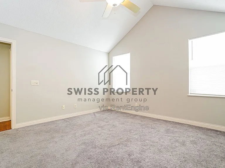 7199 Normanton Dr — Photo 7