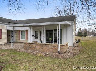 7803 Coachman Ln, Jenison, MI 49428