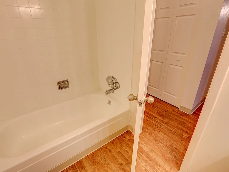 Edelweiss Apartments — Photo 38