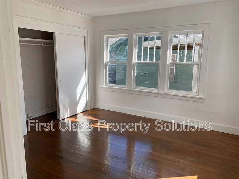 1801 N Jordan Ave — Photo 10