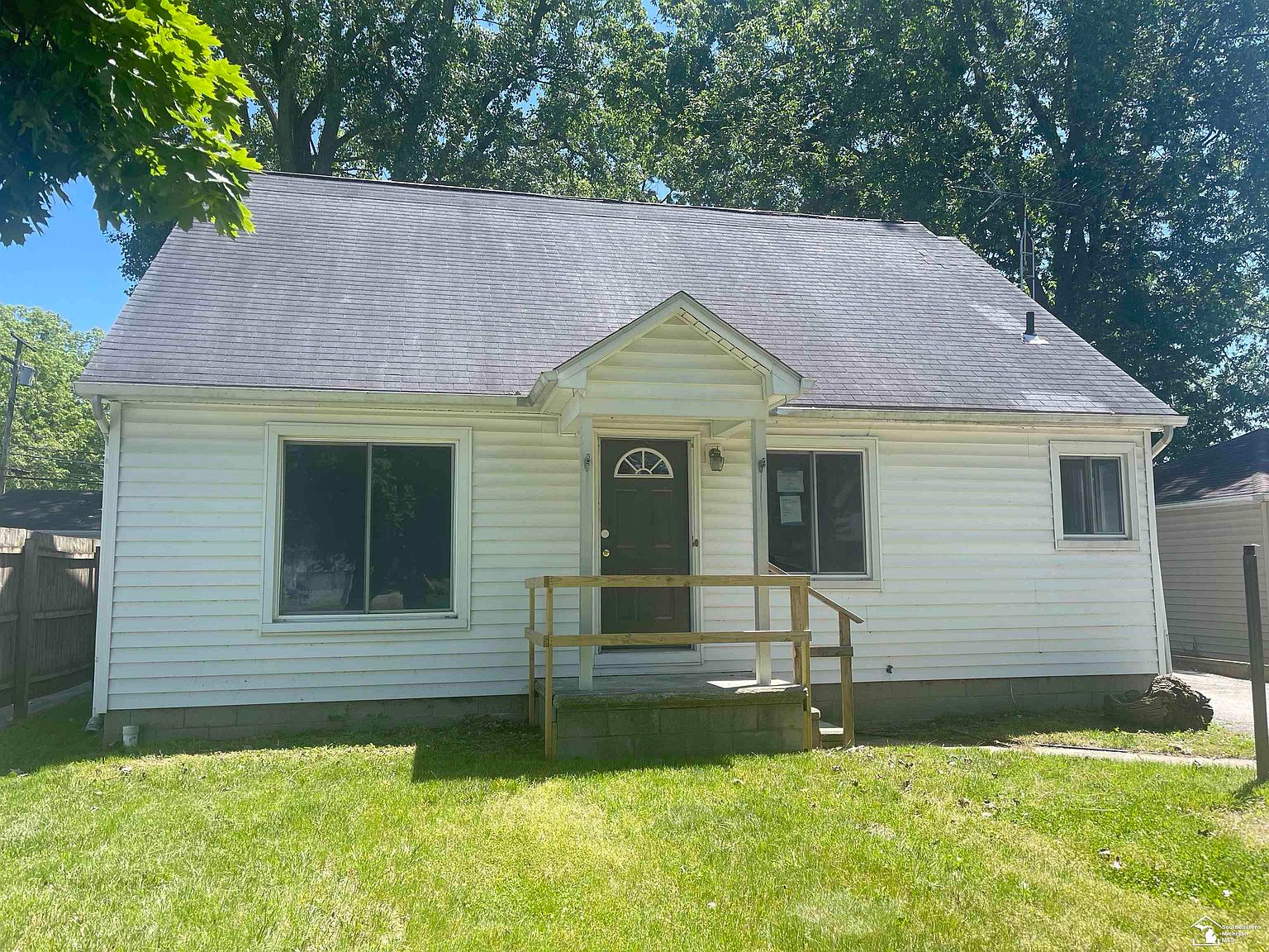 2114 Hollywood Dr, Monroe, MI 48162 Zillow