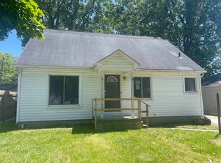 2114 Hollywood Dr, Monroe, MI 48162