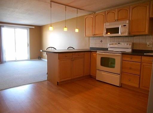 1st image of 18 Woodman Way APT 14