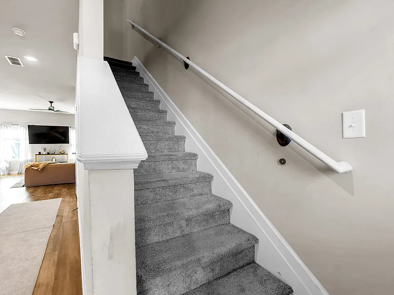 Chara Ln — Photo 9