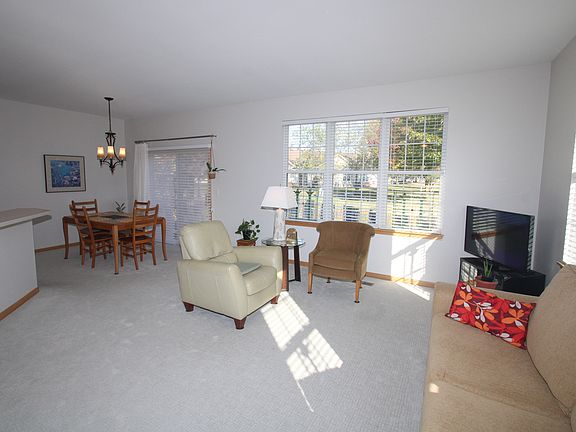 4th image of 16338 Crescent Lake Dr