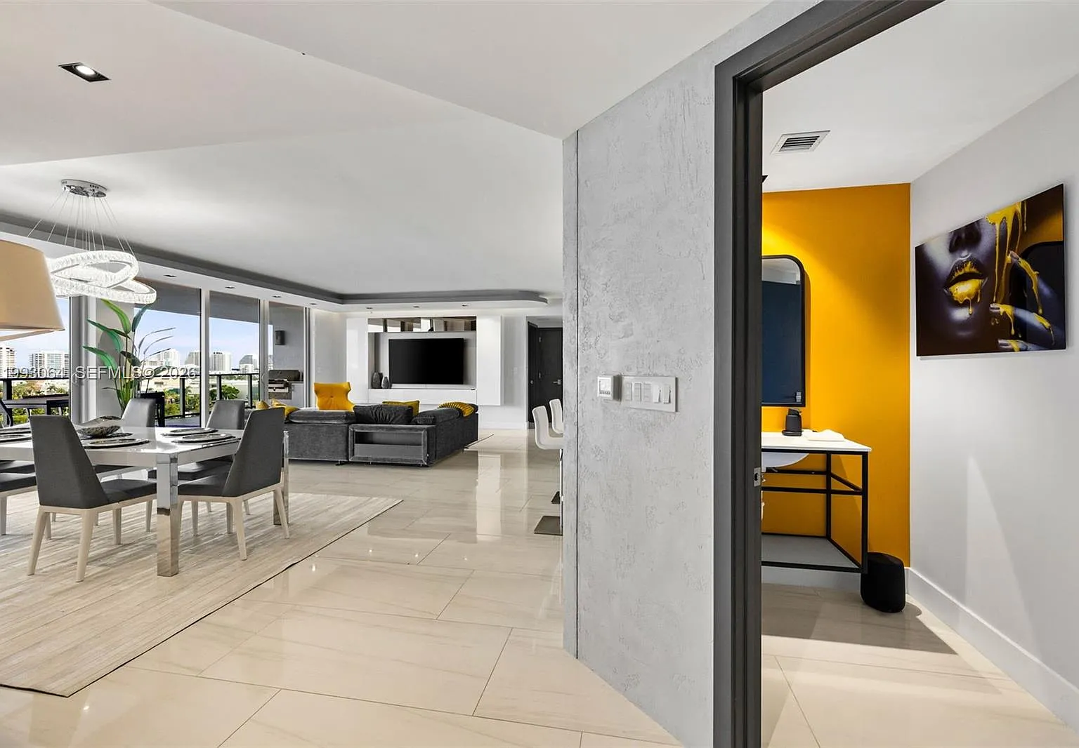 Riva Condominium — Photo 3