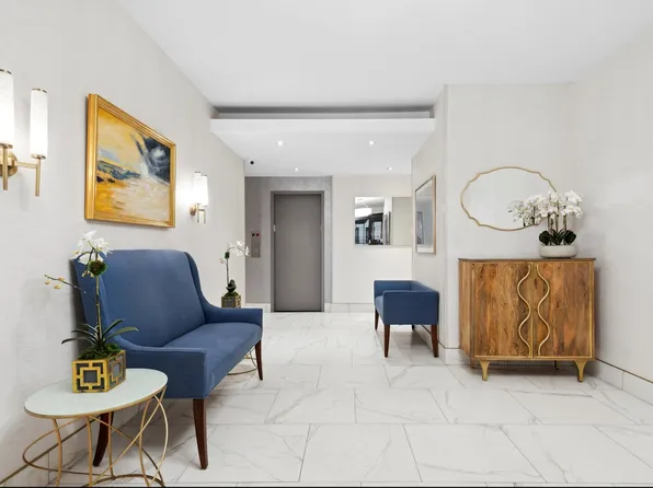 525 East 82nd Street image 9 of 11