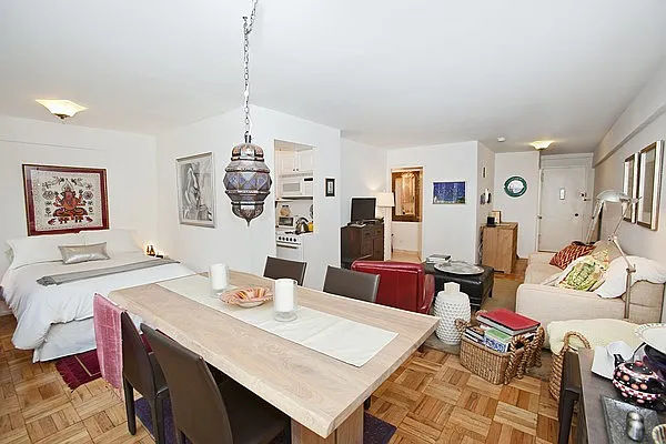 Rented by AIB Management Corp | media 30