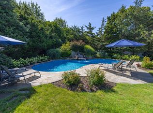 9 Carter Rd, Hampton Bays, NY 11946