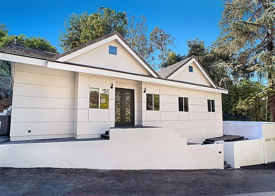 3841 Ridgemoor Dr