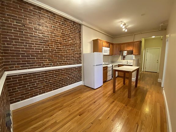 2nd image of 880 Massachusetts Ave #510