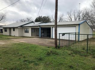 721 Trainer St, Blanco, TX 78606