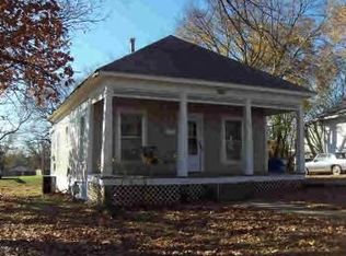 422 E Sycamore St, Nevada, MO 64772