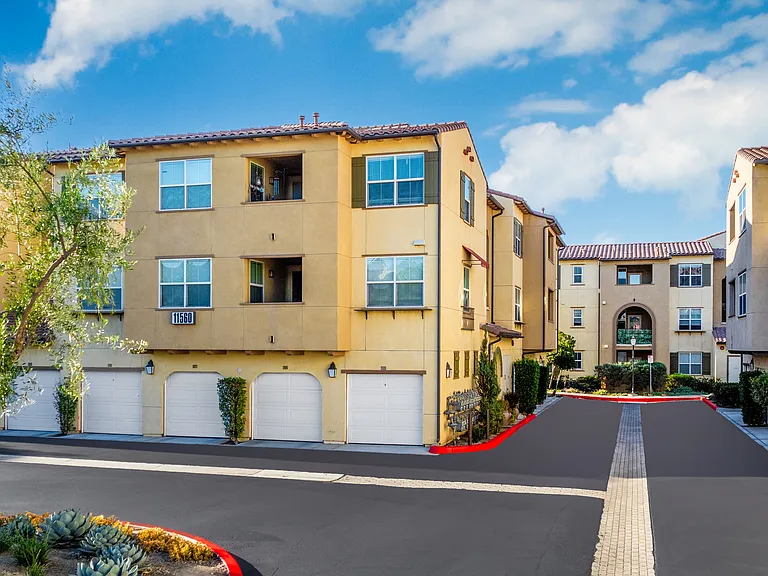 Paseos At Magnolia Luxury Apartments Homes — Photo 72
