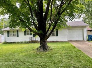 1005 Elizabeth St E, Eldon, MO 65026