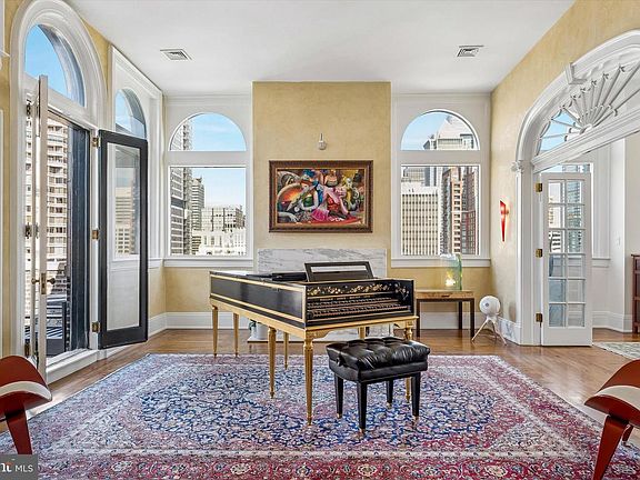 5th image of 1830 Rittenhouse Sq APT 19A