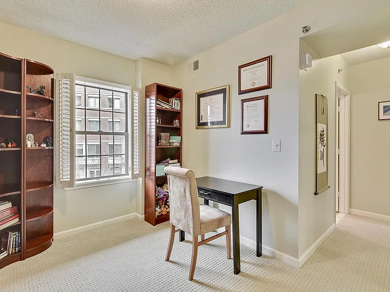 2105 Jamieson Ave — Photo 20