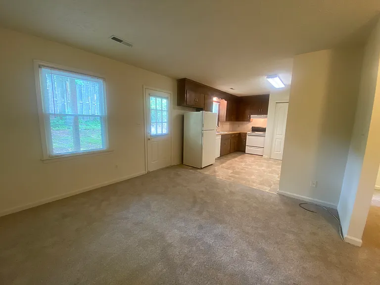 Beechwood Apartments — Photo 27