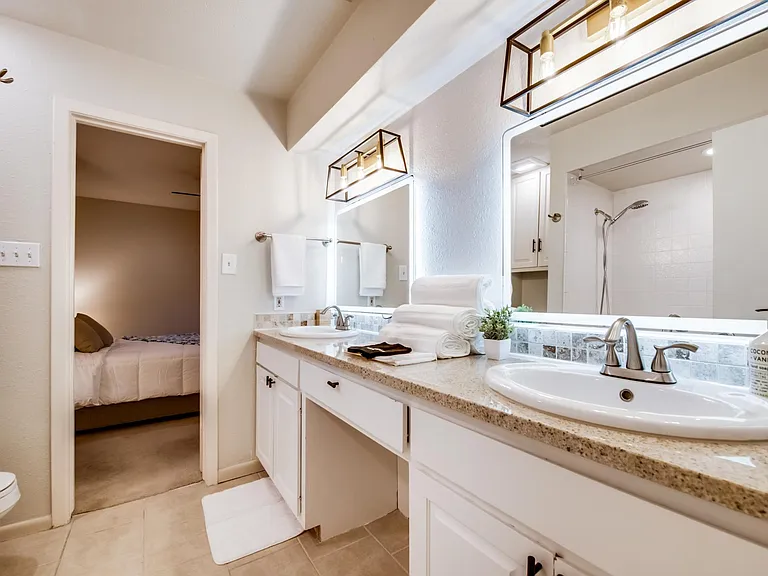 8810 Vista Oaks Cir — Photo 11