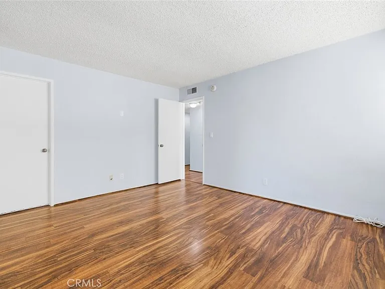 22127 Burbank Blvd #7 — Photo 14