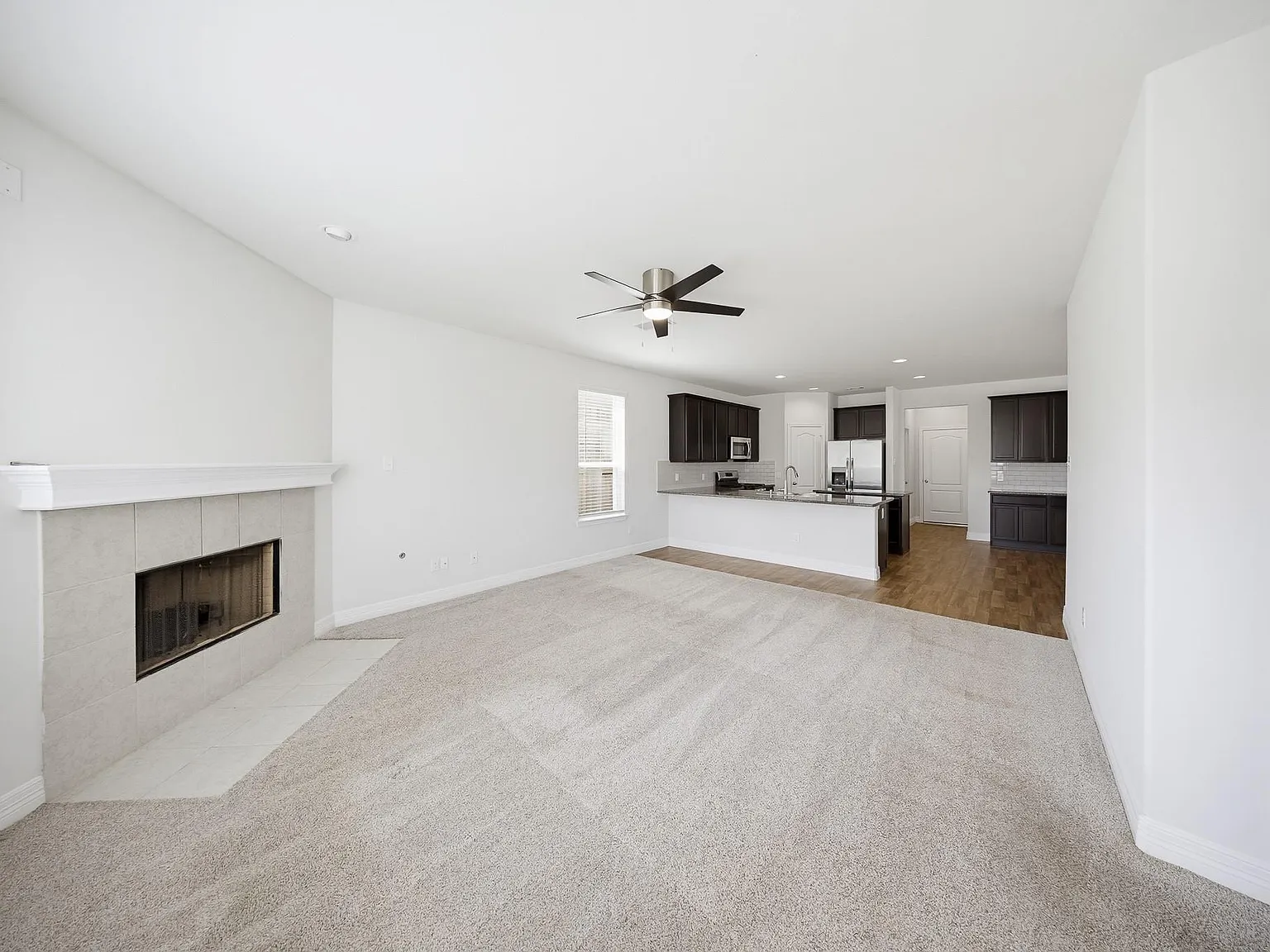 4 bed, 2.5 bath, 2626 sqft, $2,800 — Photo 3