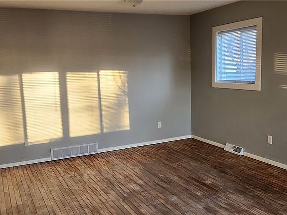 5th image of 530 Lawnview Ave