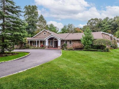 21 Spinning Wheel Lane, Dix Hills, NY, 11746