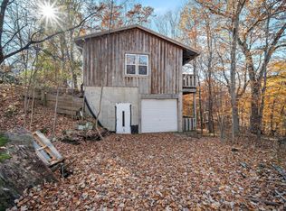 8984 Hillcrest Rd #A, Fredonia, WI 53021