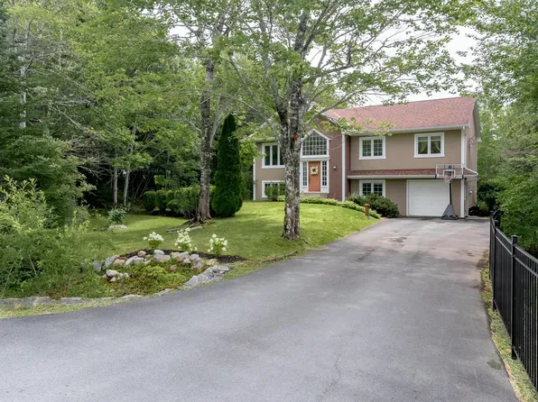 319 Buckingham Dr, Stillwater Lake, NS B3Z 1M4