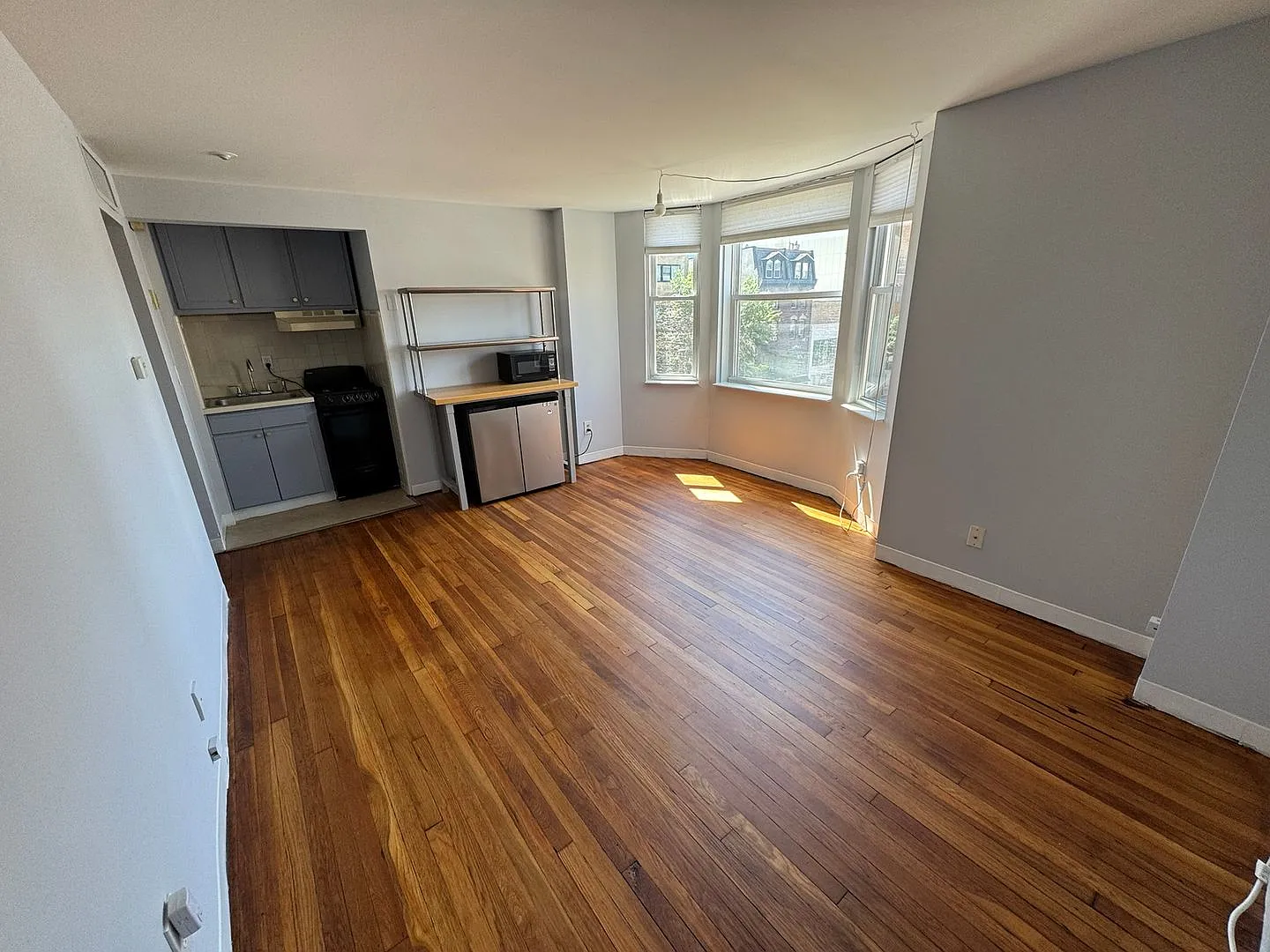 Updated 1-bed condo at Walnut Plaza — Photo 1