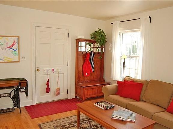 3rd image of 408 Wilder Pl