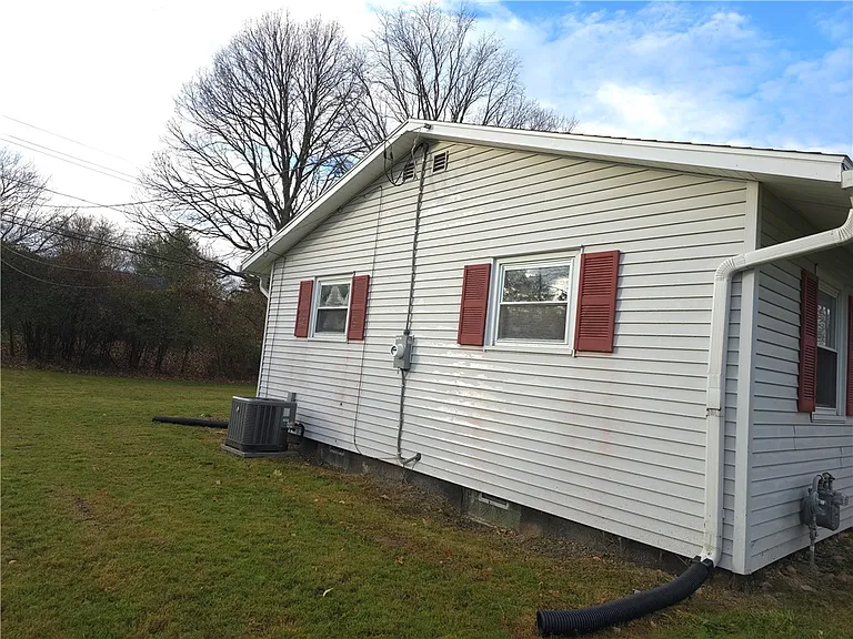 379 Hollybrook Rd — Photo 24