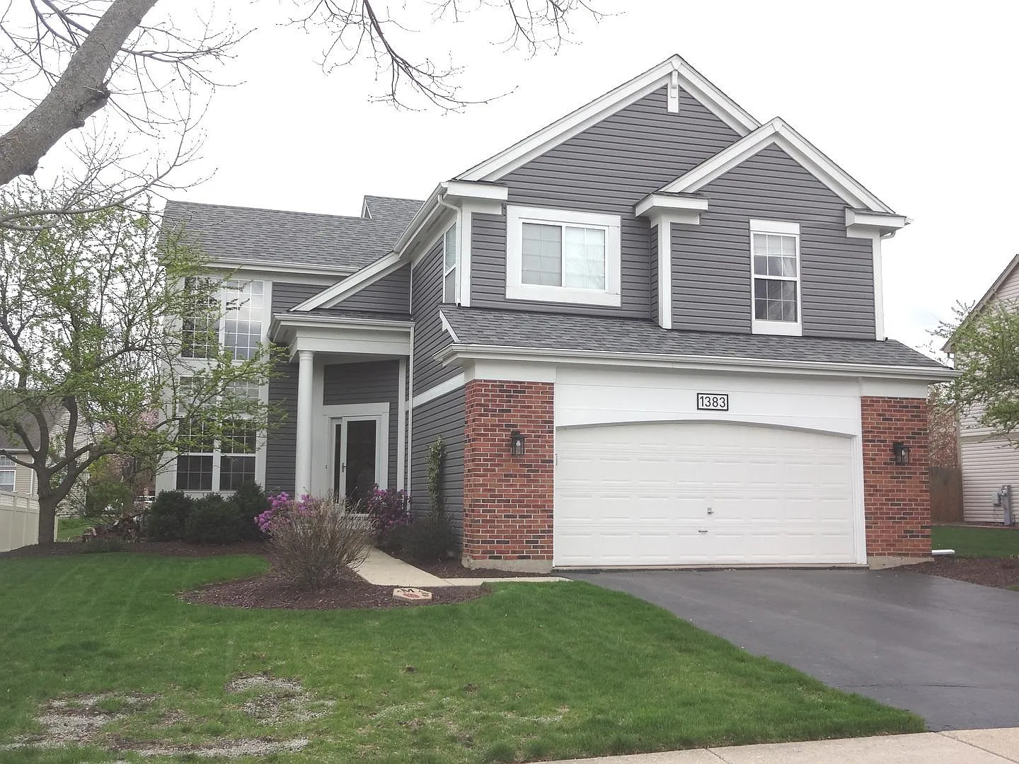 1383 Newcastle Ln photo 1
