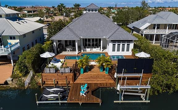5th image of 1480 Pelican Ave