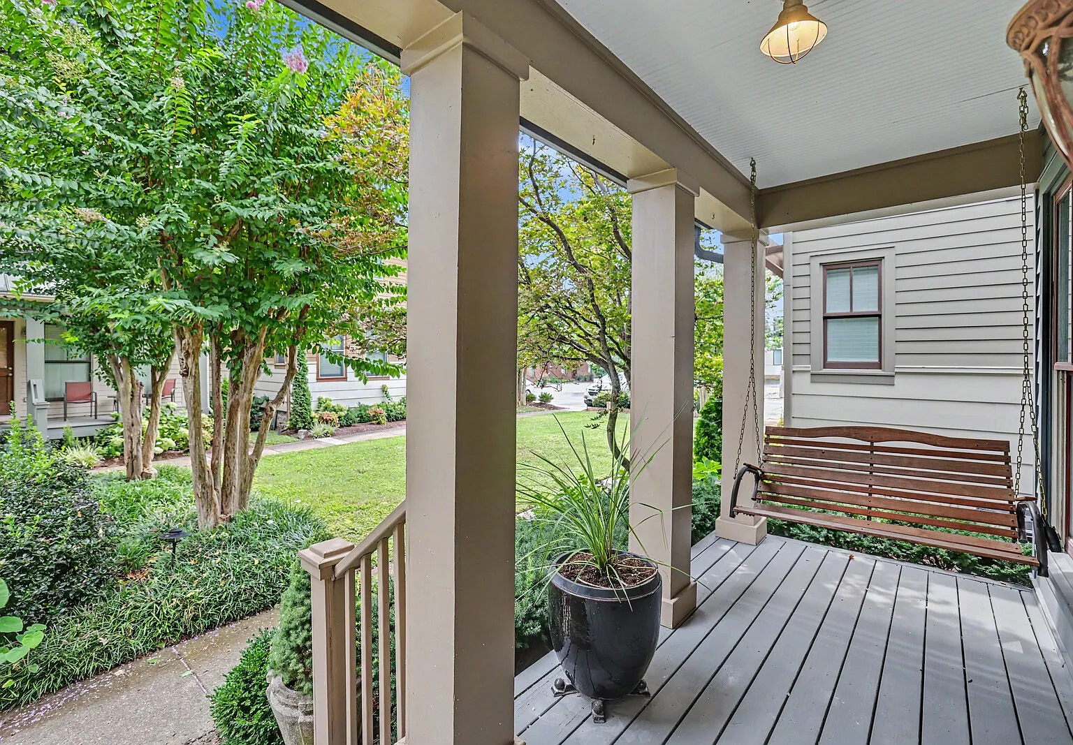 2 bed, 2.5 bath, 1201 sqft, $3,300 — Photo 3
