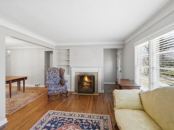 3rd image of 1601 Maryland Ave S